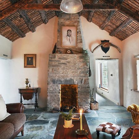 Secluded Thatched Cottage, Near Beaches & Hill Walking Rashenny Esterno foto